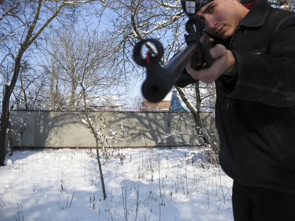 Man Med Ett Luftgevär Winter Park — Stockfoto