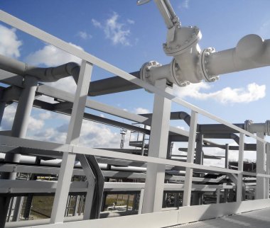 Petrol rafinerisi. Birincil petrol rafinerisi ekipmanı.