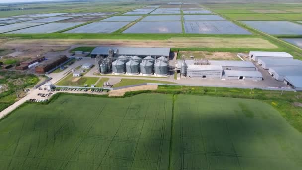 Fabriek voor het drogen en de opslag van graan — Stockvideo