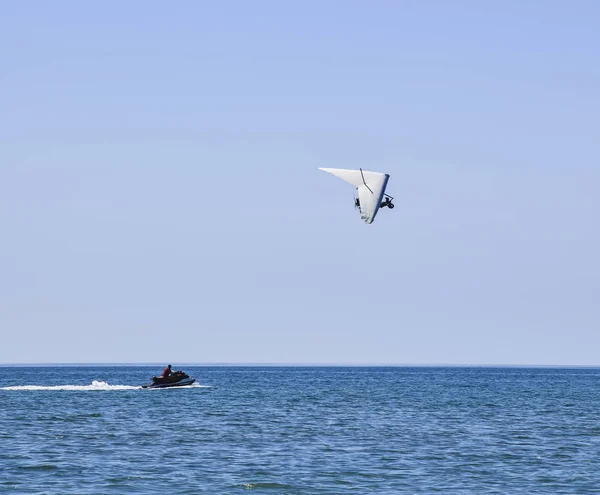 Deltaplane Avec Moteur Survole Scooter Eau Trike Volant Dans Ciel — Photo