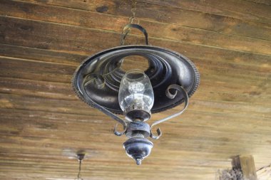 Ahşap tavan tavan lambası