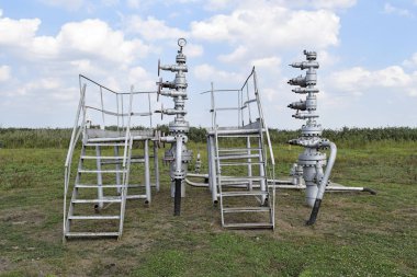 Bir petrol kuyusu donatım