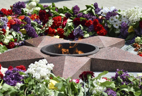 Eternal Flame Flowers Assigned Celebration May Victory Great Patriotic War — Stock Photo, Image