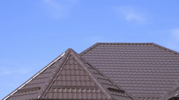 Крыша из гофрированного листа — стоковое фото