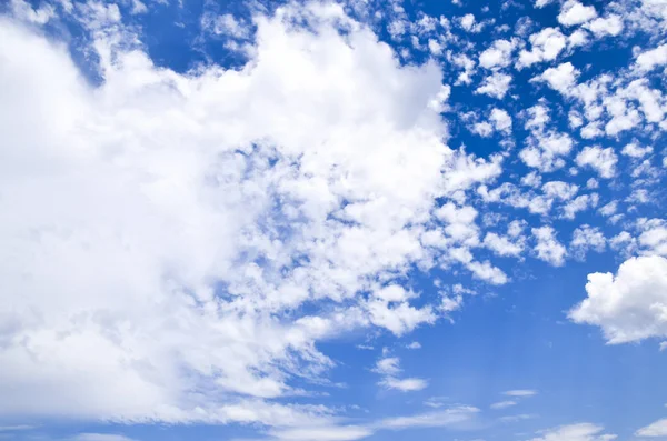 Paisagem Celestial Com Nuvens Nuvens Cirros Cúmulos Cúmulo Nuvens Céu — Fotografia de Stock