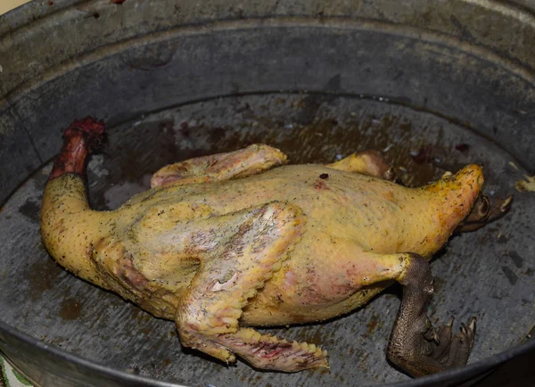 Schneiden Des Kadavers Einer Moschusente Geflügelfleisch Moskauer Ente Einen Vogel — Stockfoto