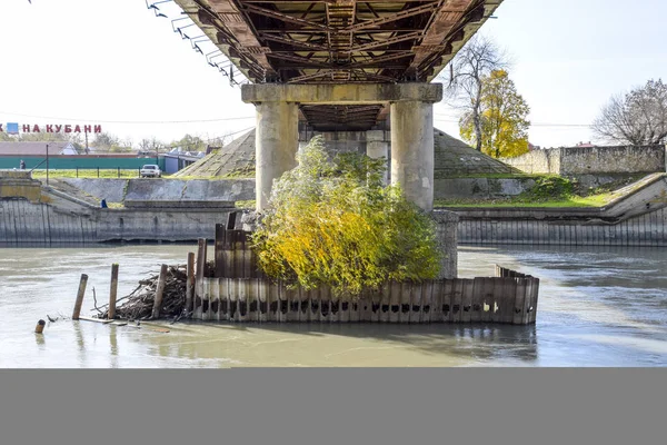 Slavyansk Kubani Russie Novembre 2016 Pont Traversant Rivière Protoka Dans — Photo