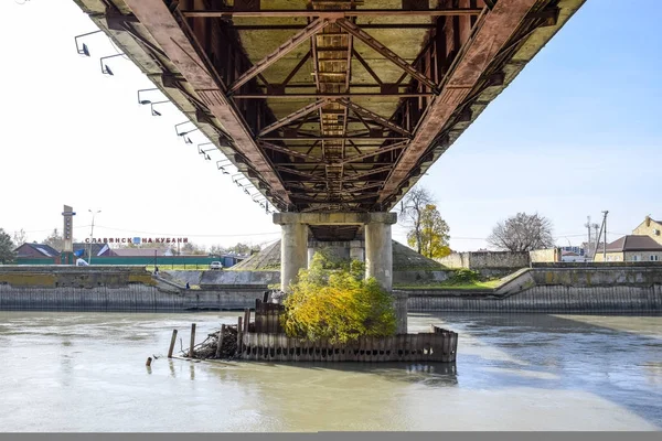 Slavyansk Kubani Ρωσία Νοεμβρίου 2016 Γέφυρα Πέρα Από Τον Ποταμό — Φωτογραφία Αρχείου