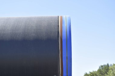 Gaz boru hattı, boru montaj önce. Bir ambar önce onların tesisat boru.