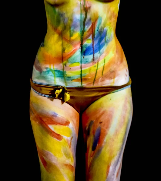 身体 art。在身体上画画。美丽的女孩与彩绘身体水彩。一个白色的小女孩用颜料涂了尸体 — 图库照片