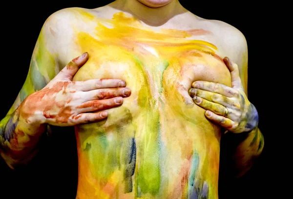 身体 art。在身体上画画。美丽的女孩与彩绘身体水彩。一个白色的小女孩用颜料涂了尸体 — 图库照片