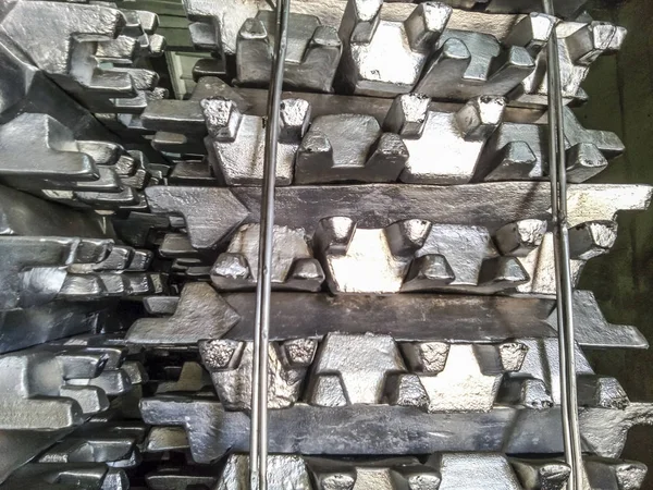 Lingotes de alumínio. Transporte de alumínio para exportação — Fotografia de Stock