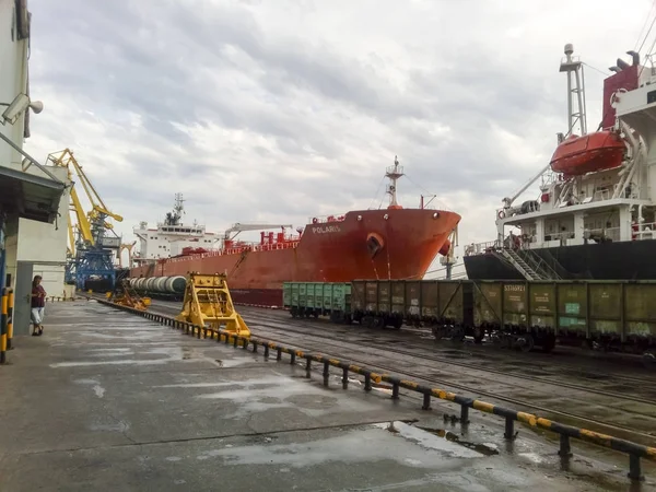 Novorossiysk Rusya Ağustos 2016 Kendinden Tahrikli Bağlantı Noktası Vinç Kaldırma — Stok fotoğraf