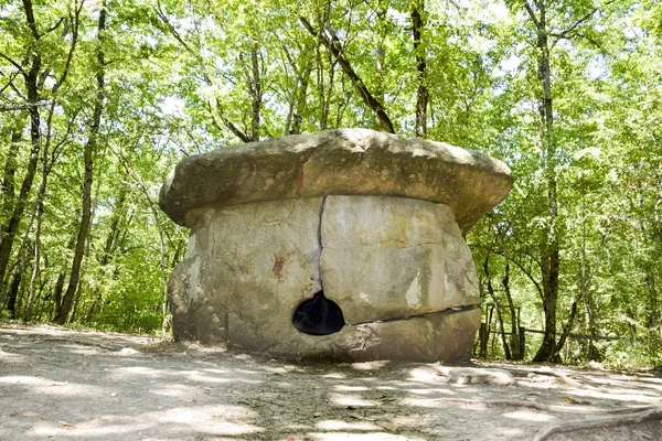 Μεγάλο dolmen Shapsug — Φωτογραφία Αρχείου