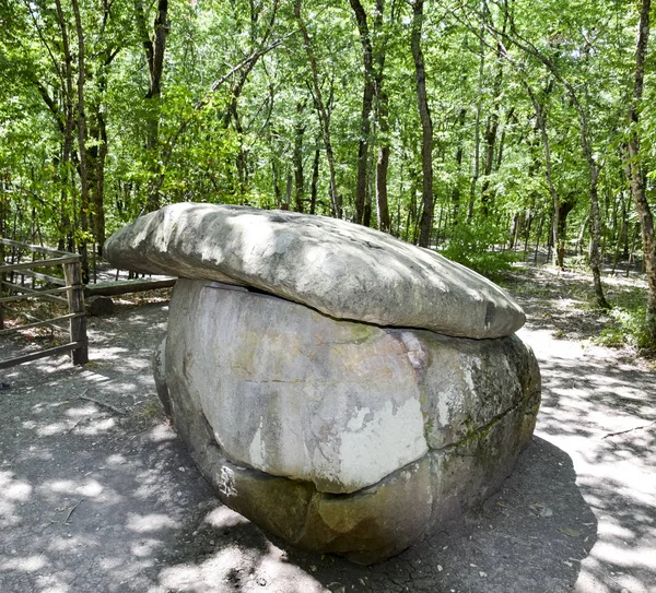 Μεγάλο dolmen Shapsug — Φωτογραφία Αρχείου