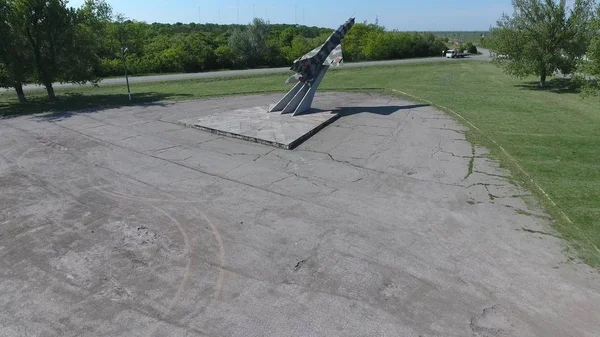 Monumento à aeronave de caça — Fotografia de Stock