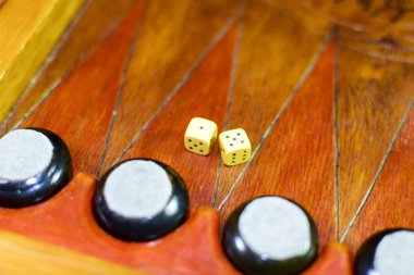 Tavla. Zar ile tahta oyunu. Tavla el yapımı