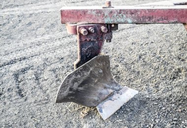 Traktör römork pulluk. Toprak çiftçilik için pulluk.