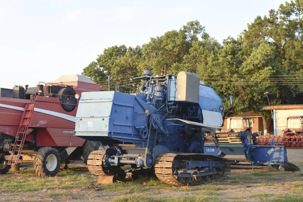 Maaidorsers. Landbouwmachines. — Stockfoto