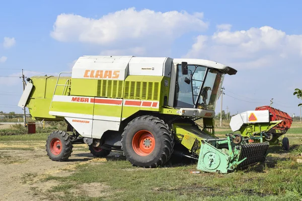 Combina mietitrebbie. Macchine agricole . — Foto Stock