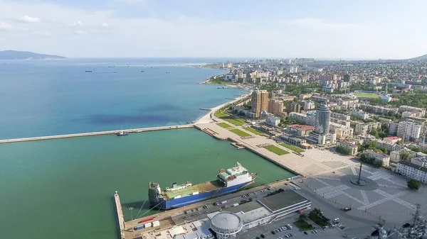 Vista superior del puerto deportivo y muelle de Novorossiysk —  Fotos de Stock