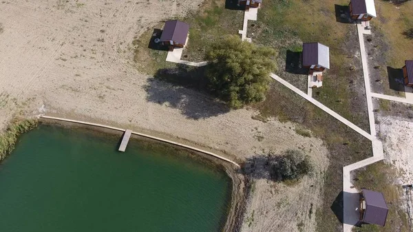 Casas sobre la base del descanso. Casas para turistas y cazadores — Foto de Stock