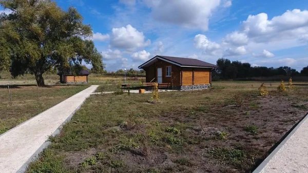 Domy na bazie wolnego czasu. Domy dla turystów i myśliwych — Zdjęcie stockowe