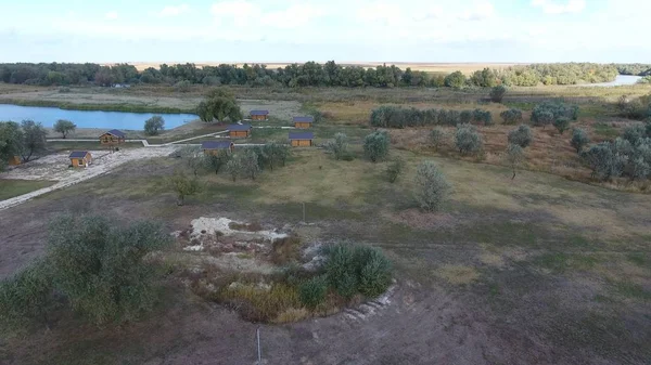 Paisaje cerca del Mar de Azov, el río, un lago artificial y espacios abiertos para la caza y la pesca — Foto de Stock