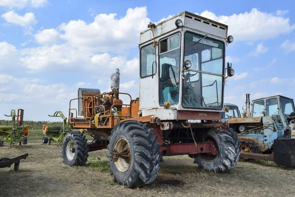 Combine colheitadeiras. Máquinas agrícolas . — Fotografia de Stock
