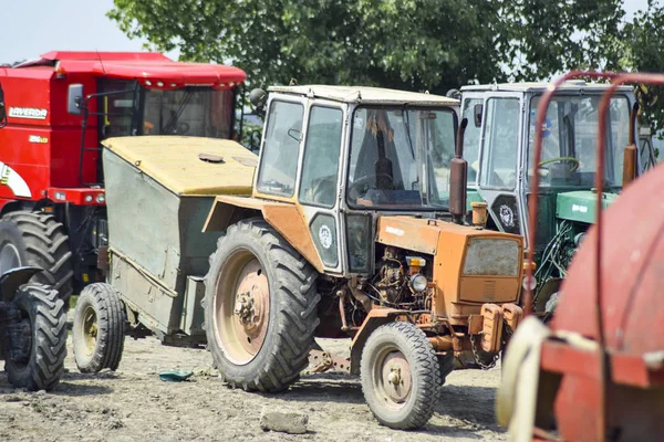 Tractor. Maquinaria agrícola . — Foto de Stock