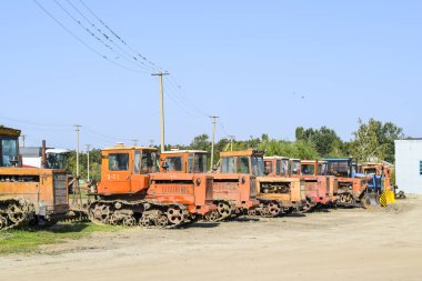 Traktör. Tarım makineleri.