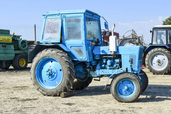 Traktor. Landmaschinen. — Stockfoto