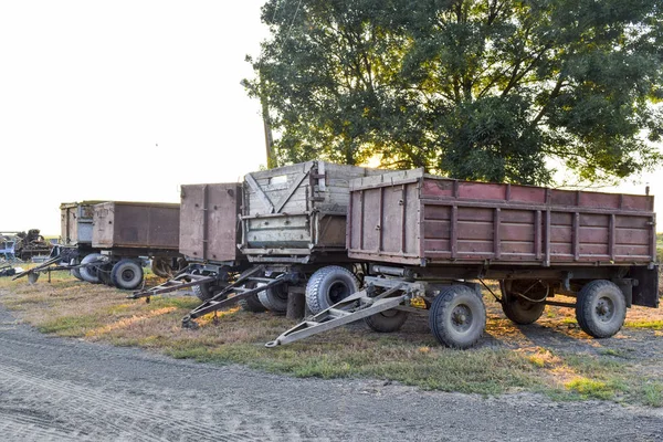 Samochody Ciężarowe Przyczepy Ciągnika Siodłowego Przyczepa Transportu Ładunków — Zdjęcie stockowe