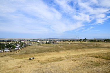 Ataman, Rusya - 26 Eylül 2015: Kazak Köyü - bir müze Ataman manzaraya. köy ve tepe yükseklikleri deniz manzarası.