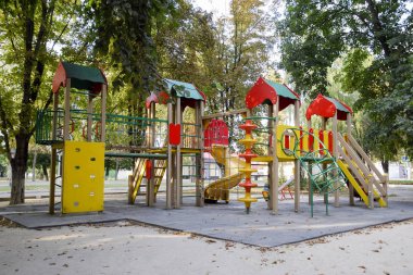 Şehir Parkı, Çocuk Bahçesi. Şehrin modern bir bahçesi.