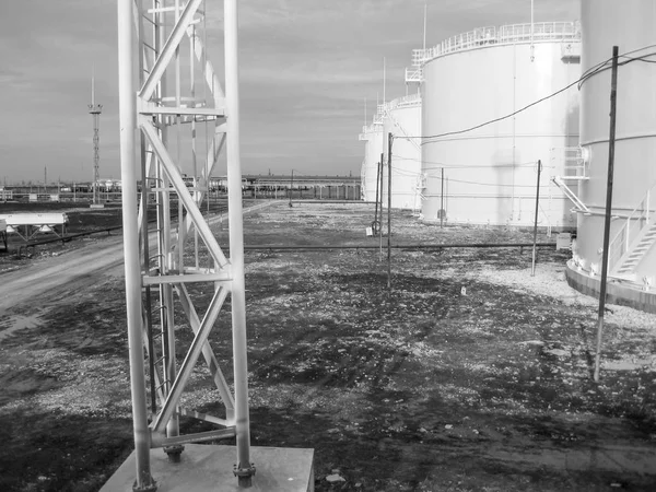 Serbatoi Stoccaggio Prodotti Petroliferi Raffineria Attrezzature — Foto Stock