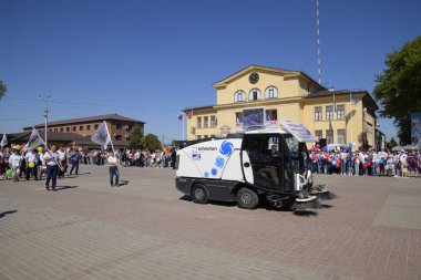 Slavyansk Kuban, Rusya-1 Mayıs 2018: bir Mayıs, bahar ve iş günü kutluyor. Gün içinde şehir Slavyansk-Tarih-Kuban tiyatro meydanında geçit.