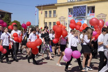 Slavyansk Kuban, Rusya-1 Mayıs 2018: bir Mayıs, bahar ve iş günü kutluyor. Gün içinde şehir Slavyansk-Tarih-Kuban tiyatro meydanında geçit.