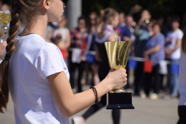Onların Ödülleri'nde festival ile genç sporcular procession