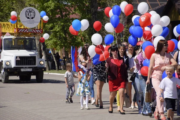 Slavyansk Kuban Rusia Mayo 2018 Procesión Estudiantes Facultad Medicina Celebrando — Foto de Stock