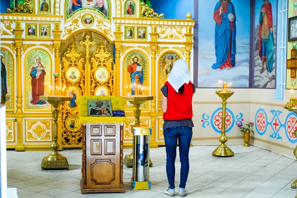 Heilige Hand Rusland Juni 2017 Een Biddende Vrouw Een Orthodoxe — Stockfoto