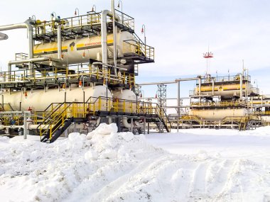 Ayırıcı. Ekipman petrol ayrılması için. Modüler petrol tedavi u