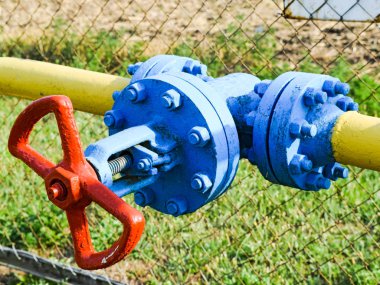 Mandal yeraltı gaz boru hattı üzerinde
