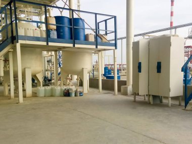 Araç kutusu ve kimyasal dökülen bir Bahçesi