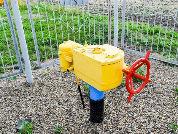 The latch on the underground gas pipeline — Stock Photo, Image