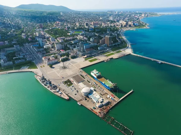 Top view of the marina and quay of Novorossiysk. Urban landscape — Stock Photo, Image