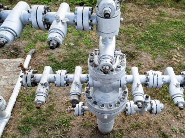 Bir petrol kuyusu donatım