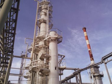 Damıtma sütunları ve Isıtma fırını