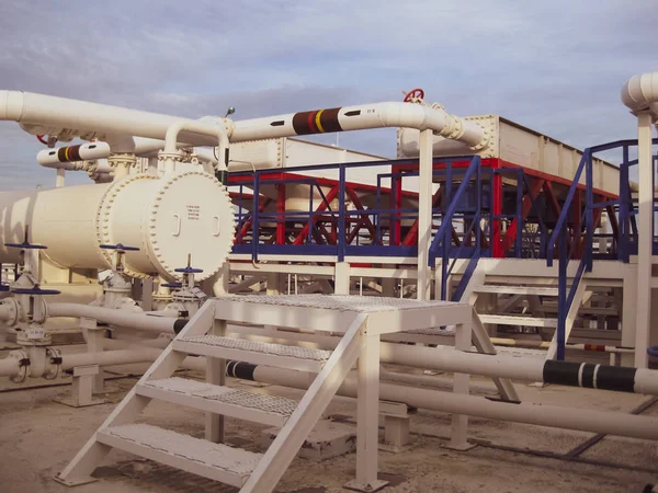 A refinaria de petróleo — Fotografia de Stock