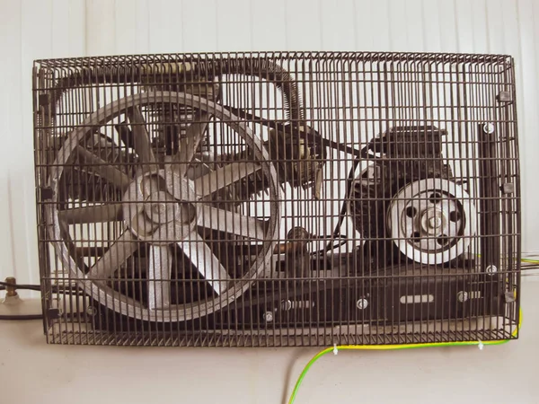 Sprężarka powietrza. urządzenia do tworzenia ciśnienia powietrza. — Zdjęcie stockowe